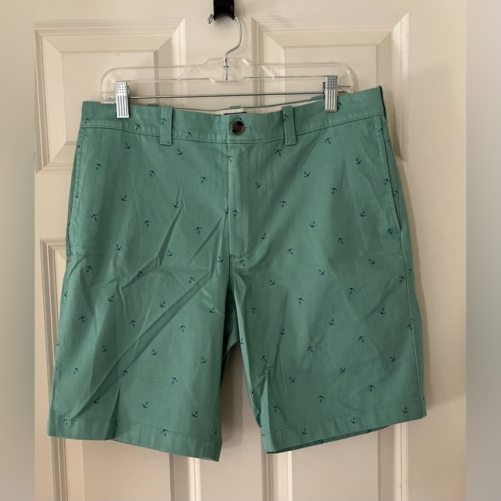 - NWT J Crew Men’s nautical themed shorts, flat front 9” inseam size 33 green